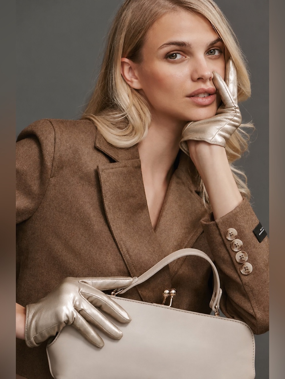 NWT Anthro Maeve Short Faux-Leather Texting Gloves in Light Gold Champagne
